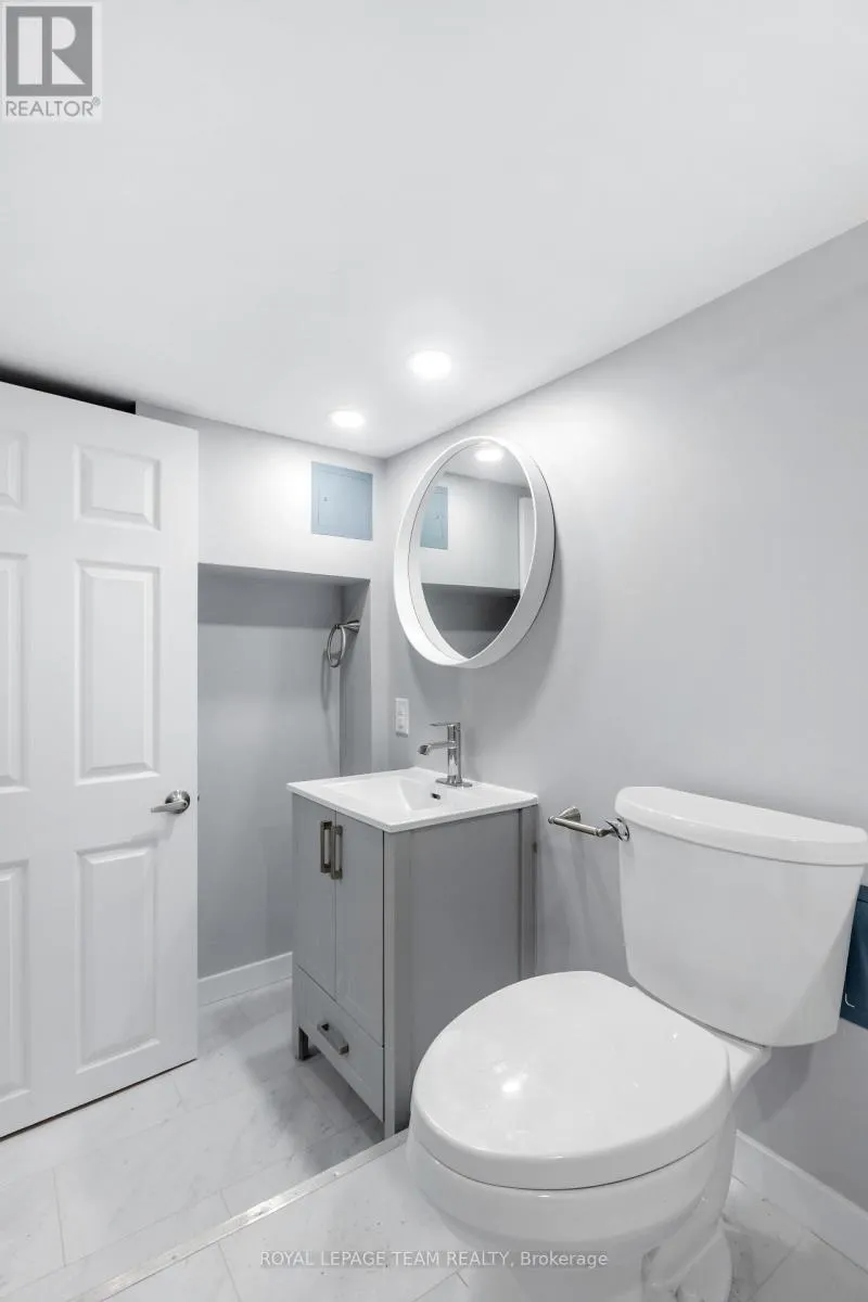 883 SOMERSET STREET W