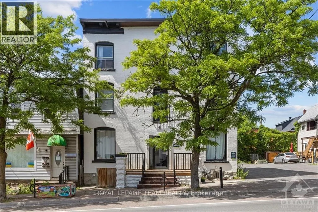 883 SOMERSET STREET W
