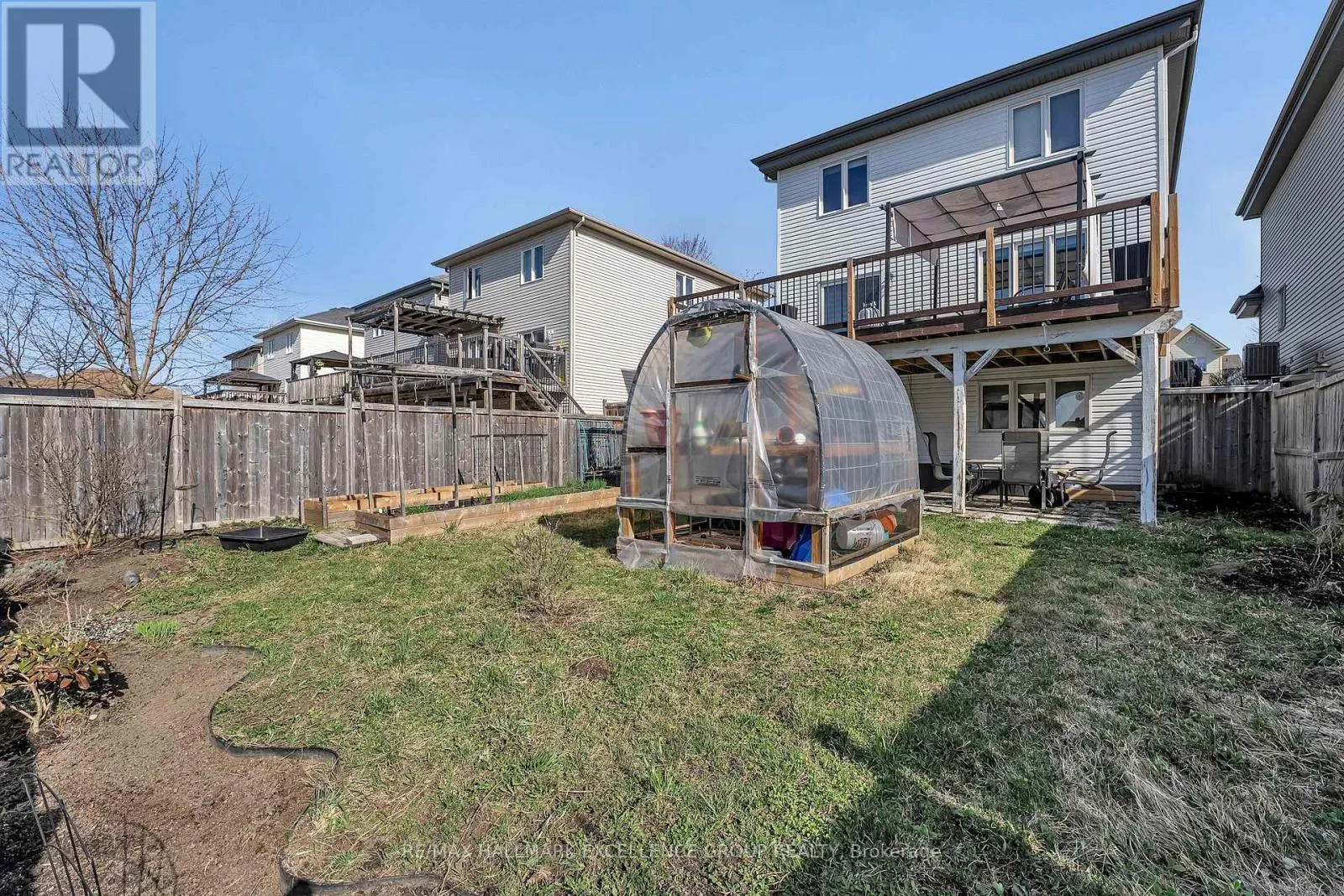 581 EMERALD STREET