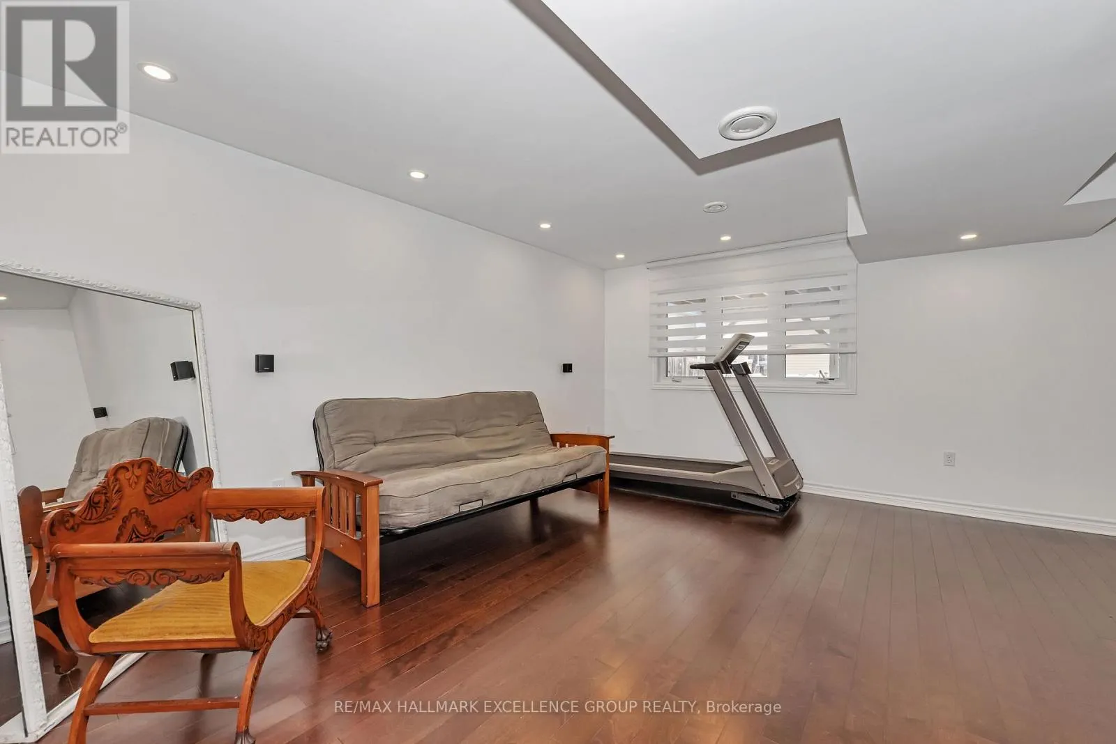 581 EMERALD STREET