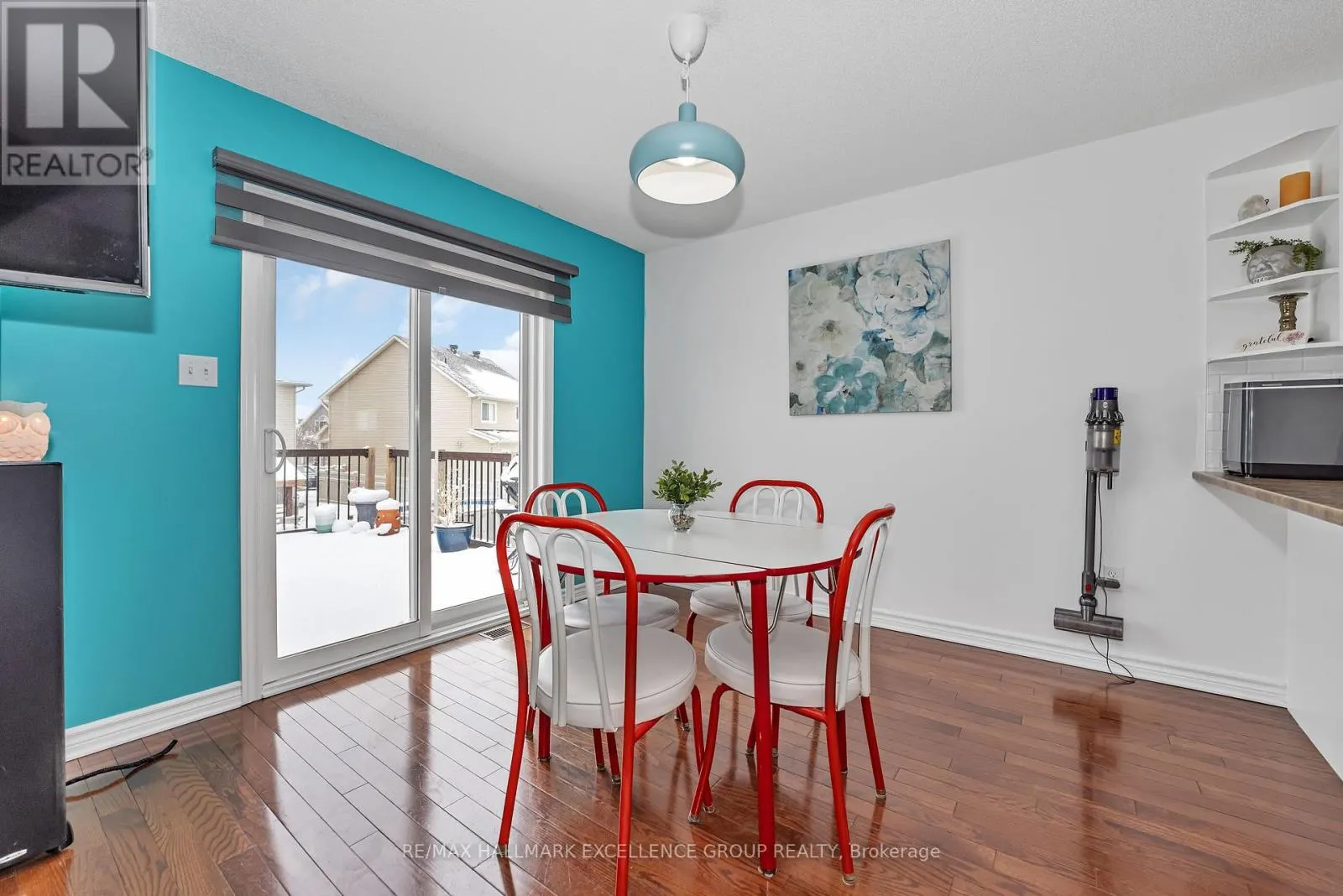 581 EMERALD STREET