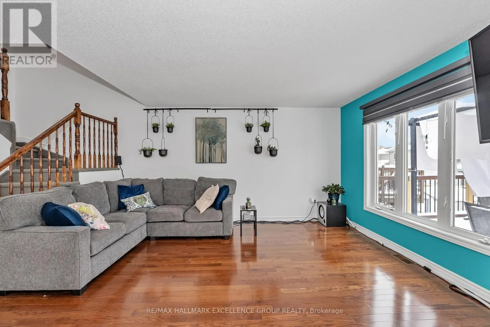 581 EMERALD STREET