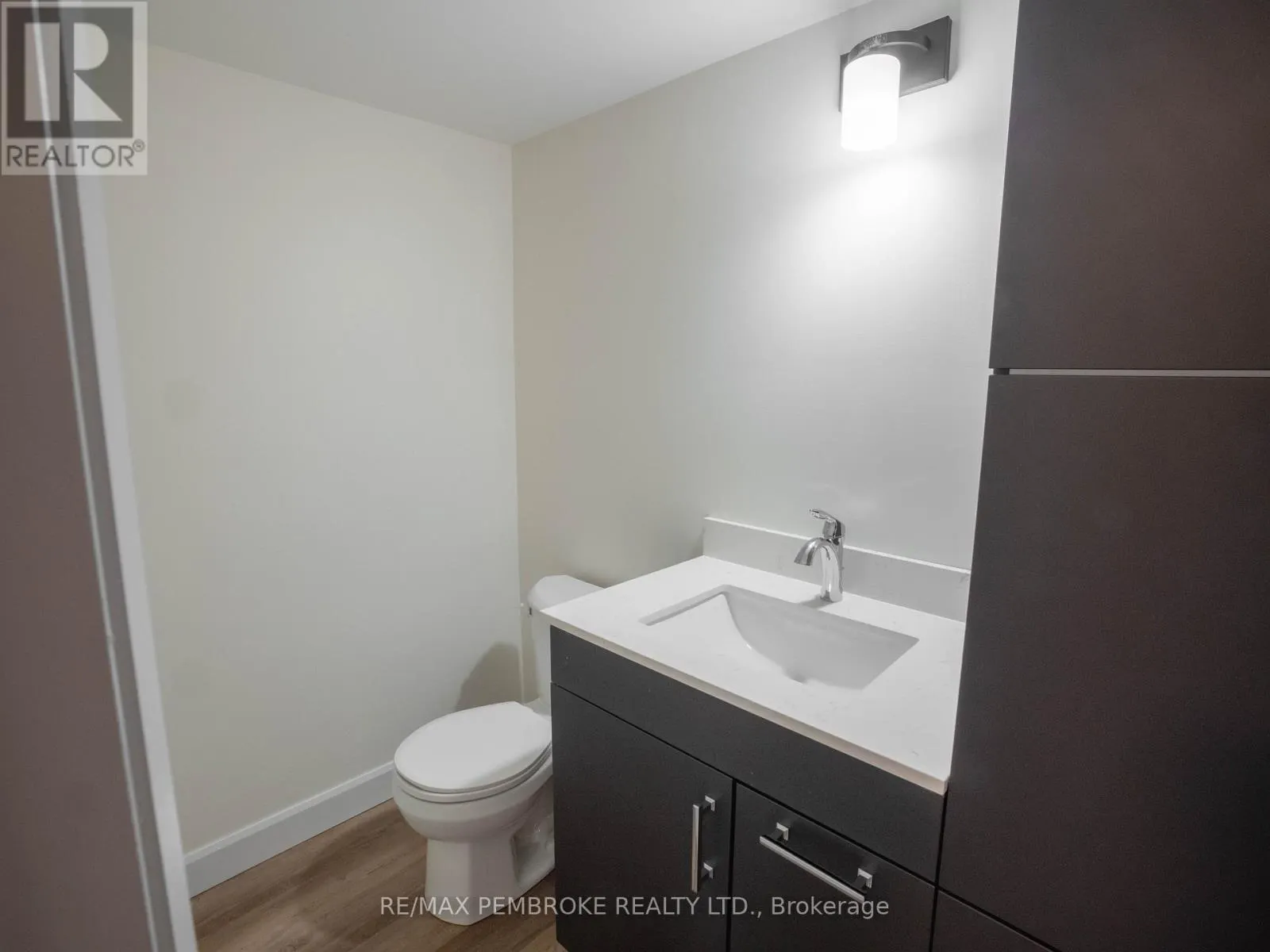 11 NORTHBROOK STREET
