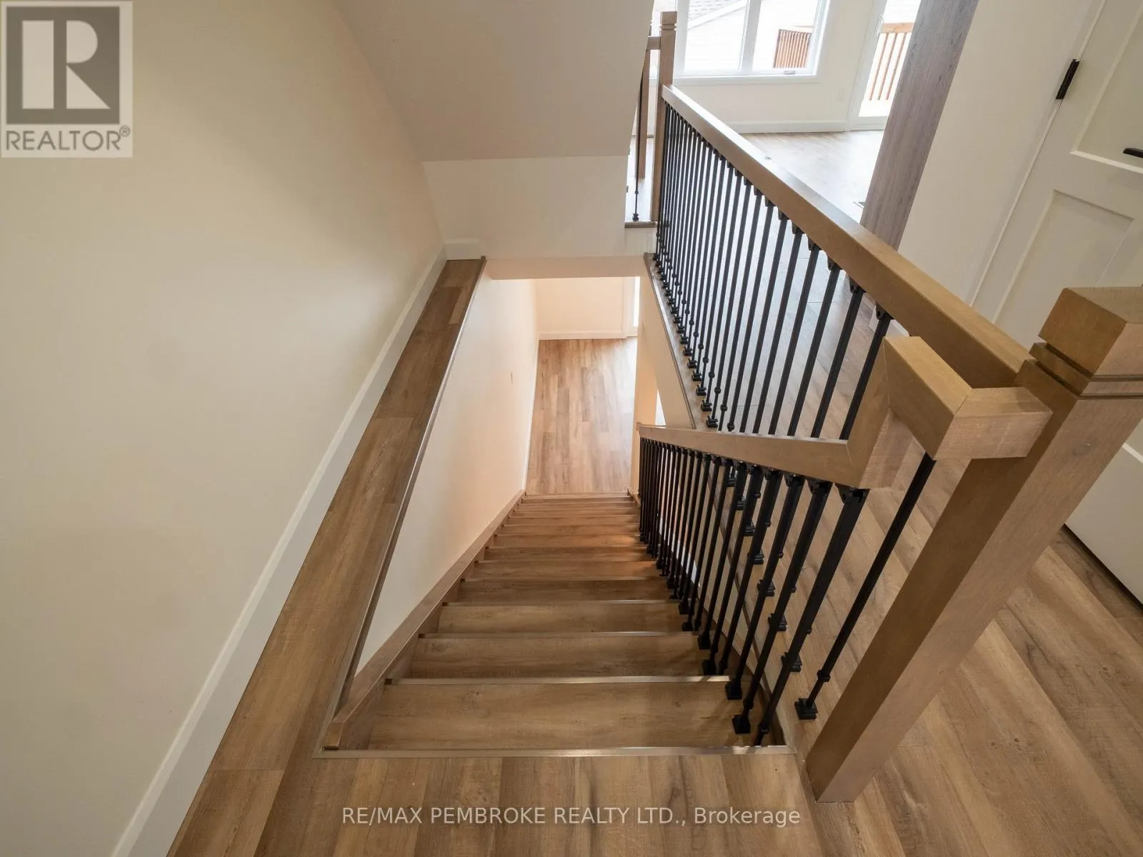 11 NORTHBROOK STREET
