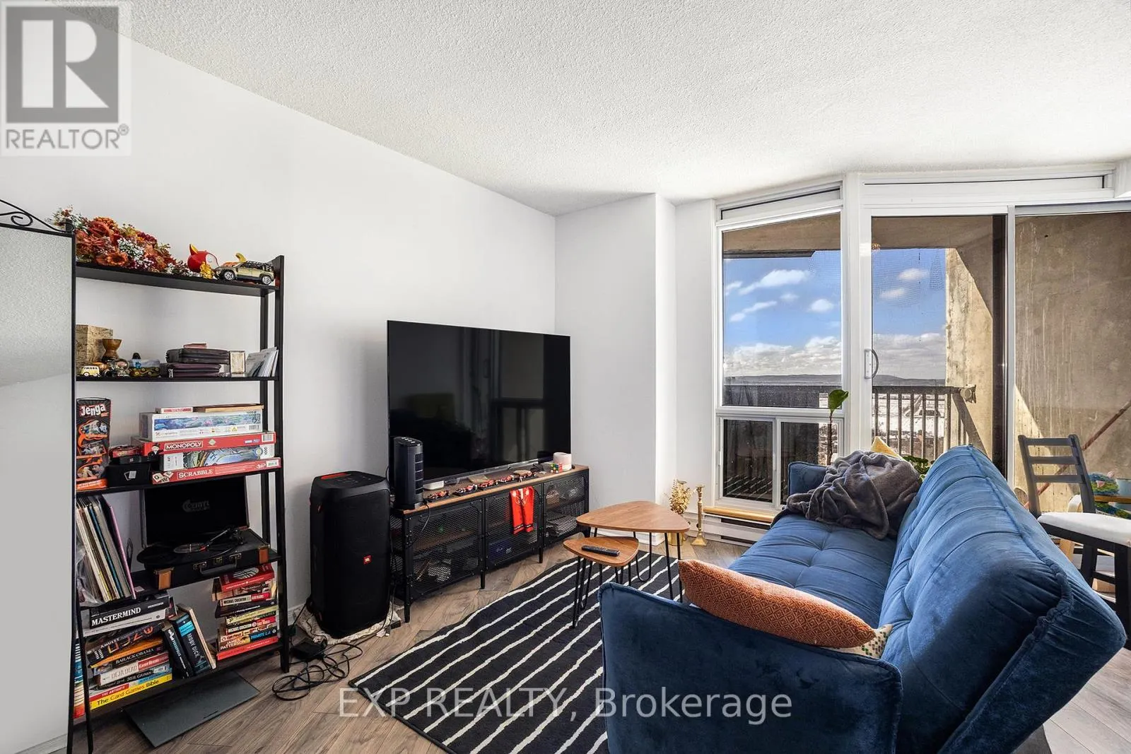 2309 - 900 DYNES ROAD