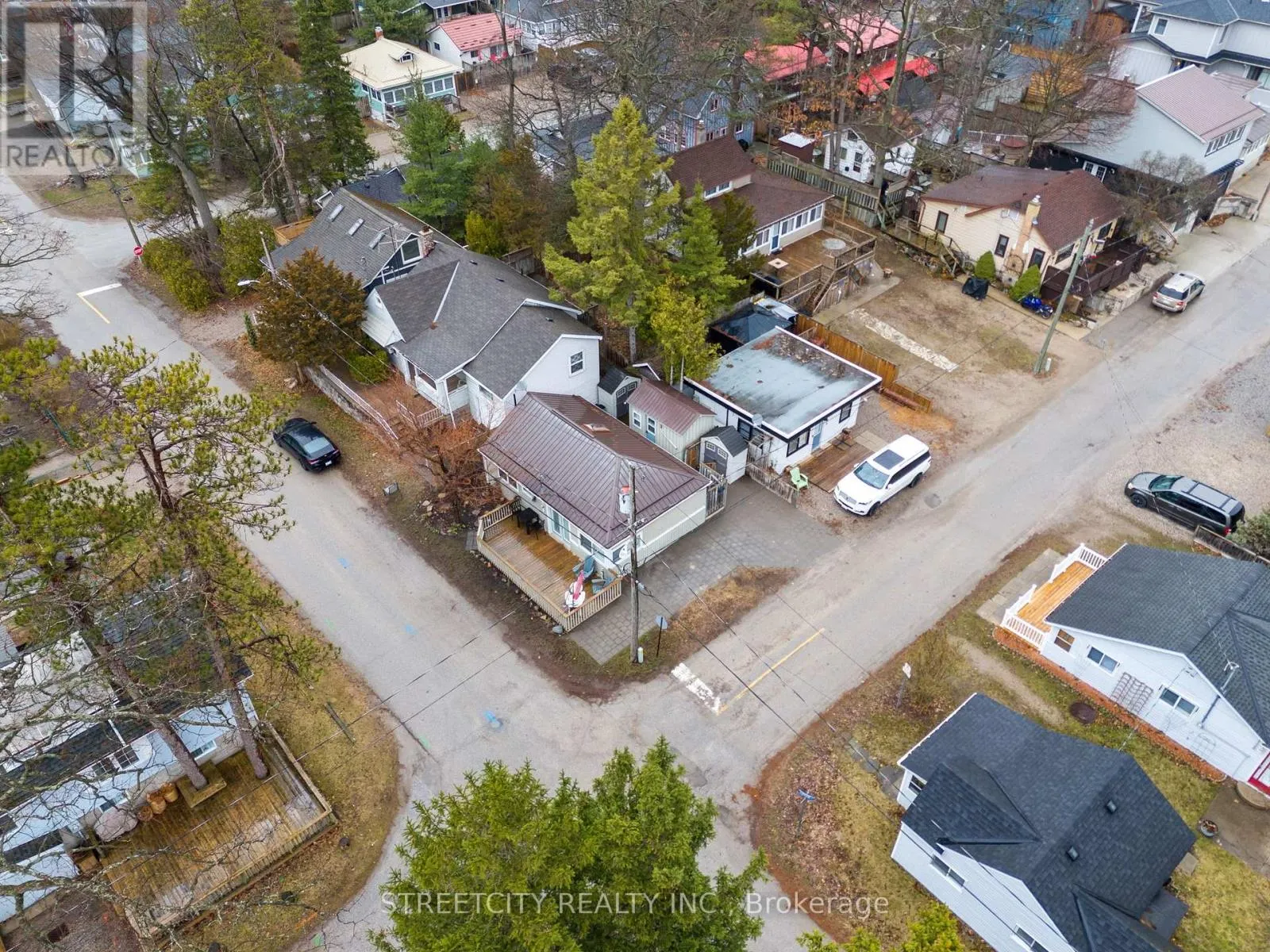 17 WARWICK AVENUE