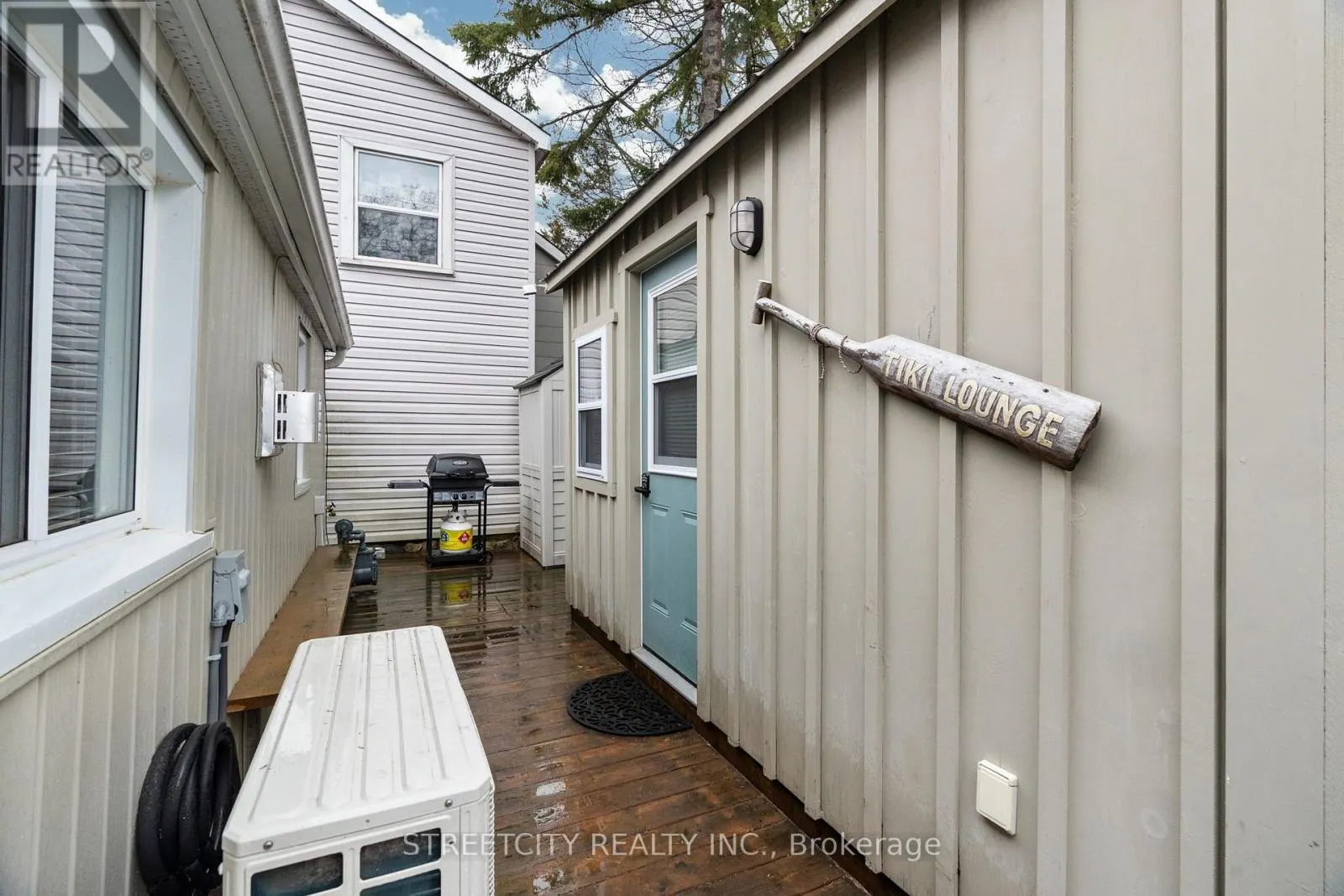 17 WARWICK AVENUE