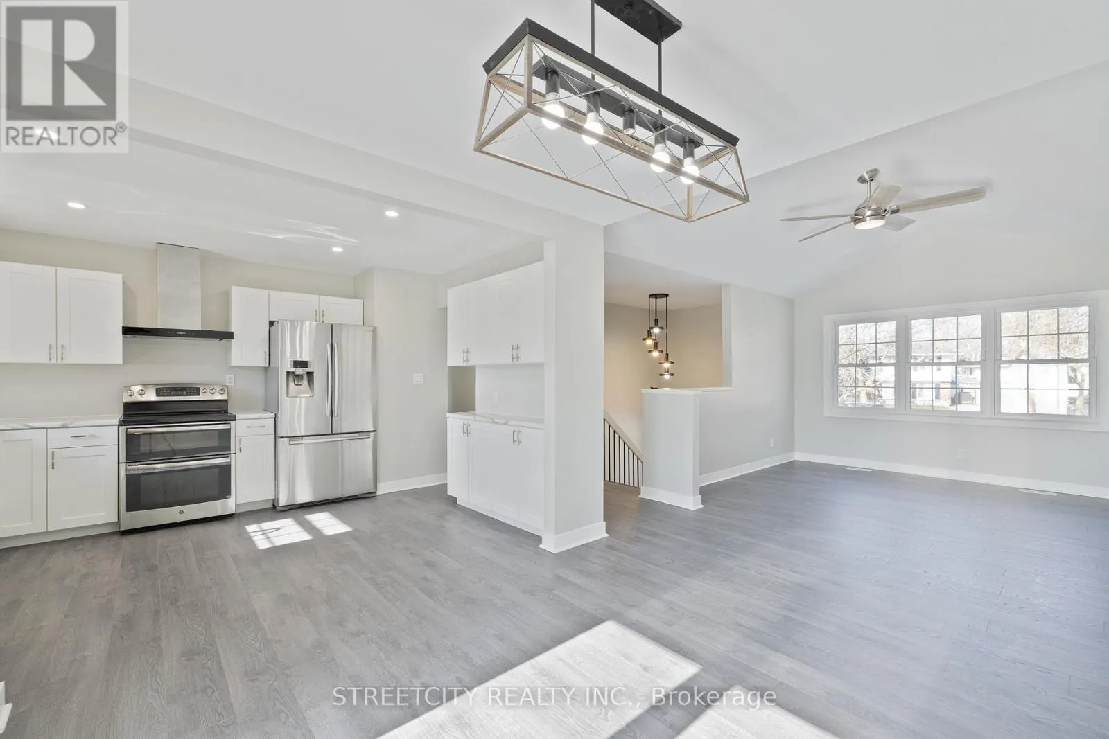 903 WESTBURY COURT