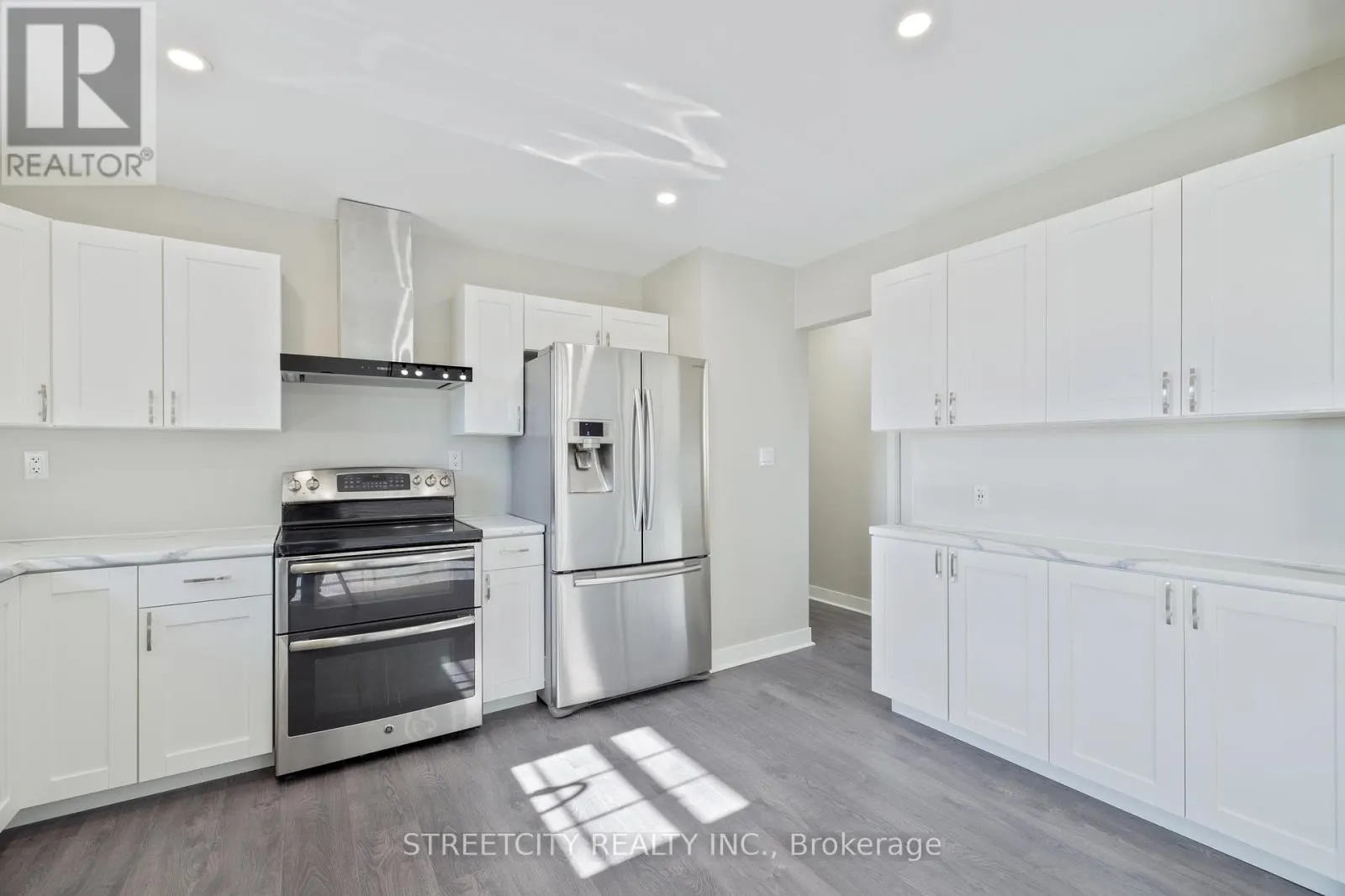 903 WESTBURY COURT