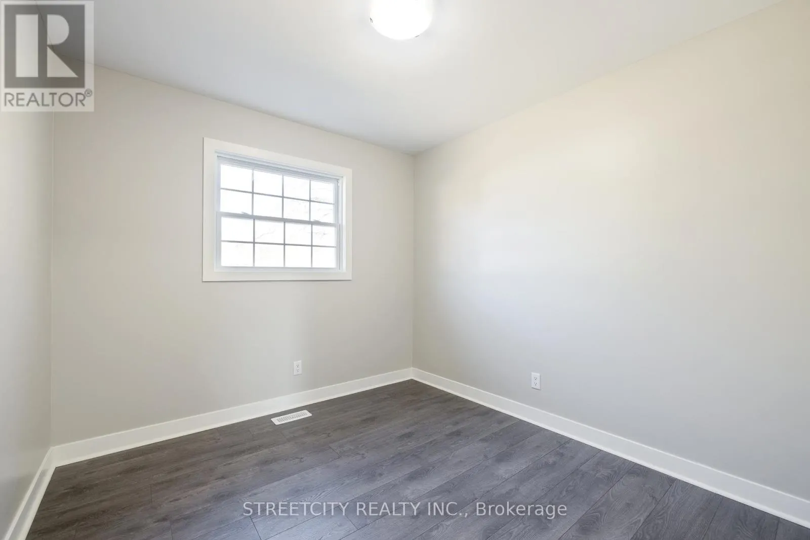 903 WESTBURY COURT