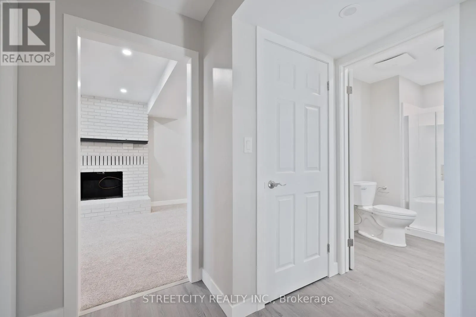 903 WESTBURY COURT