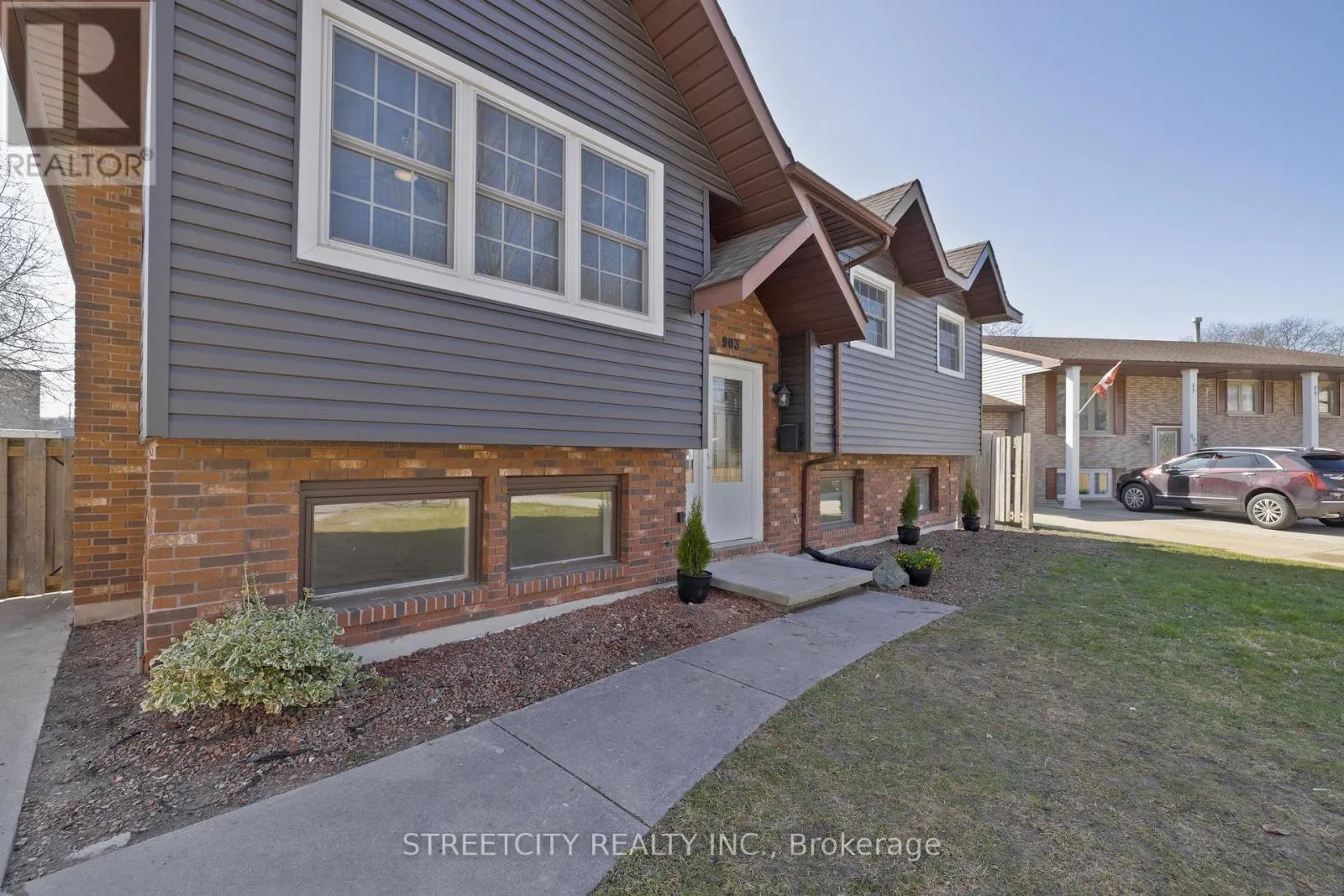 903 WESTBURY COURT