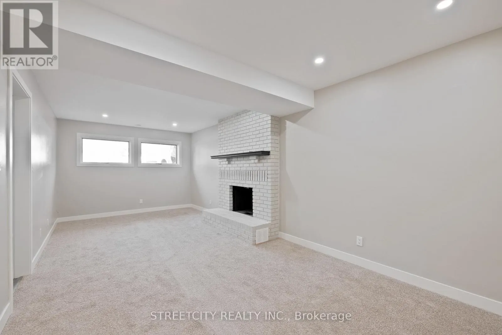 903 WESTBURY COURT