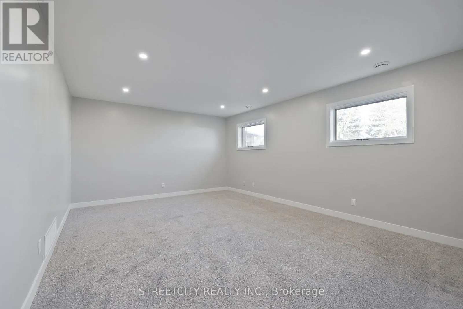 903 WESTBURY COURT