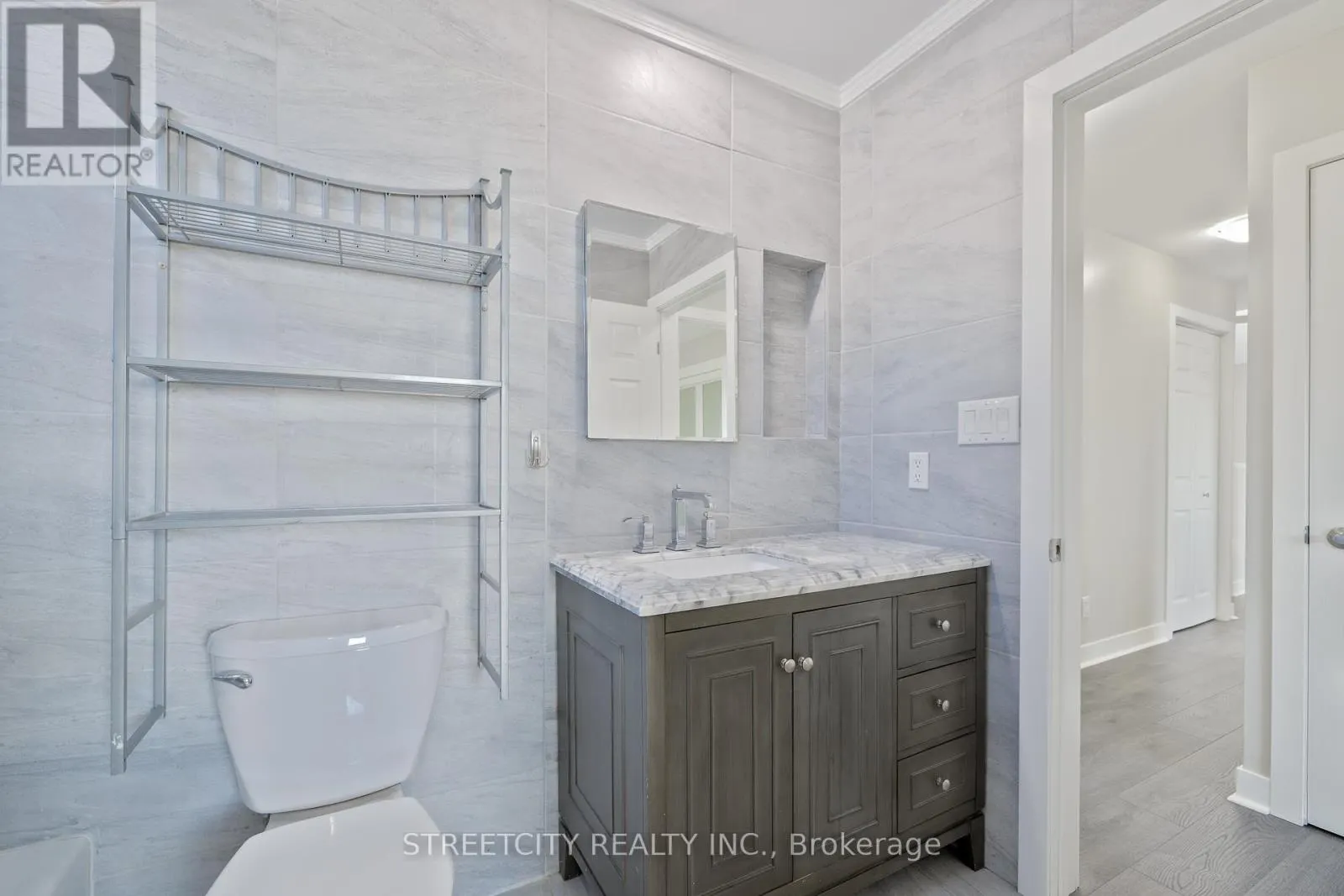 903 WESTBURY COURT