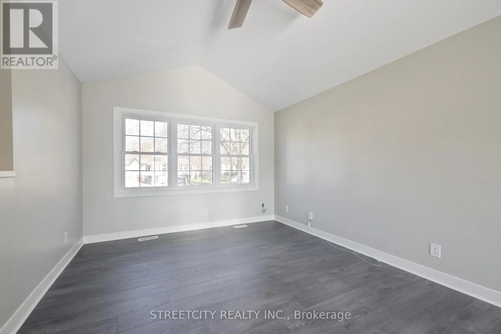 903 WESTBURY COURT