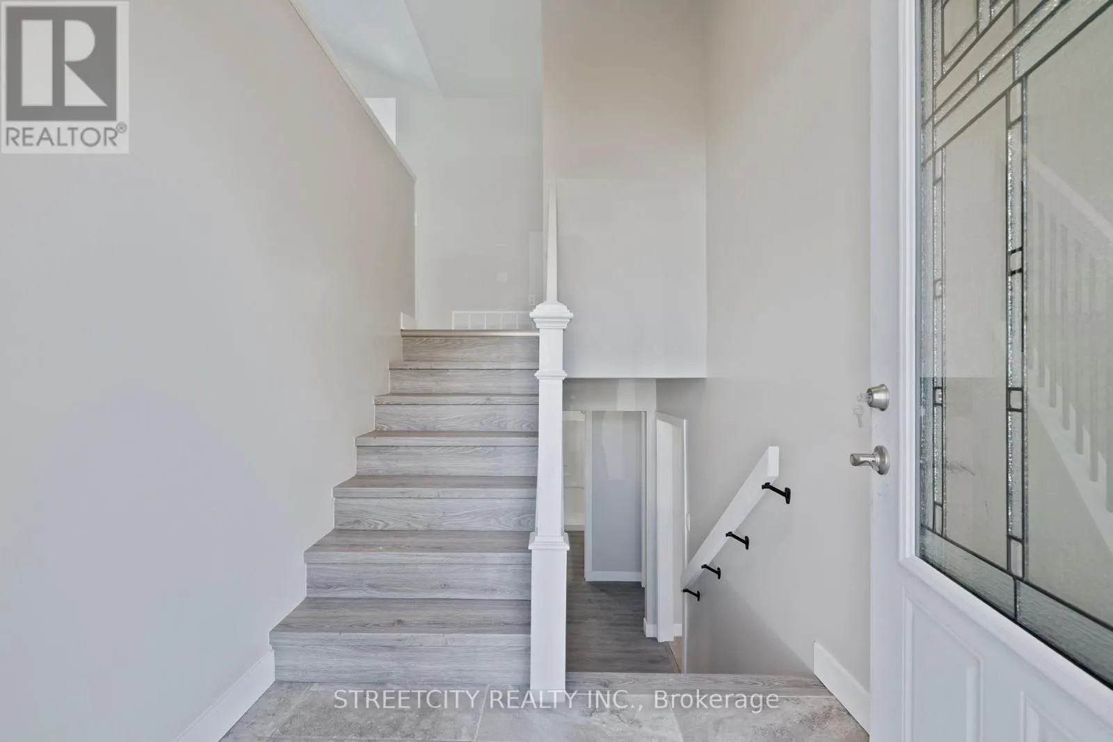 903 WESTBURY COURT
