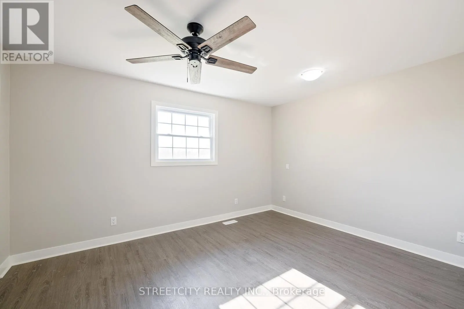 903 WESTBURY COURT