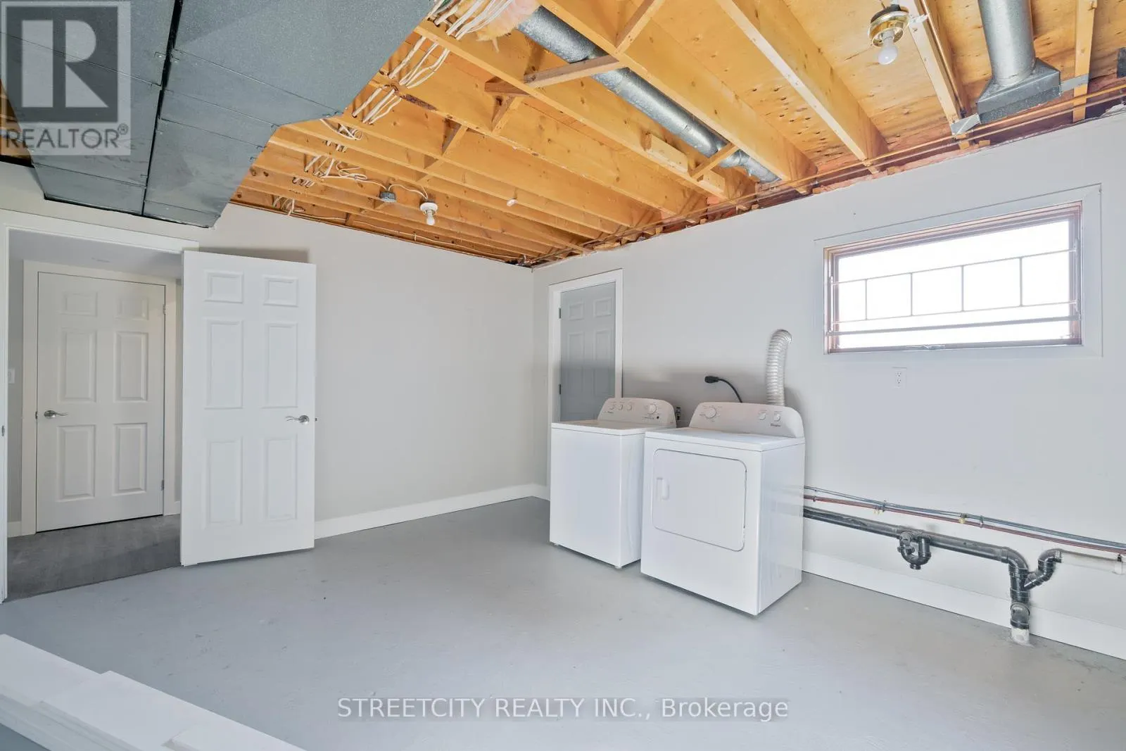 903 WESTBURY COURT