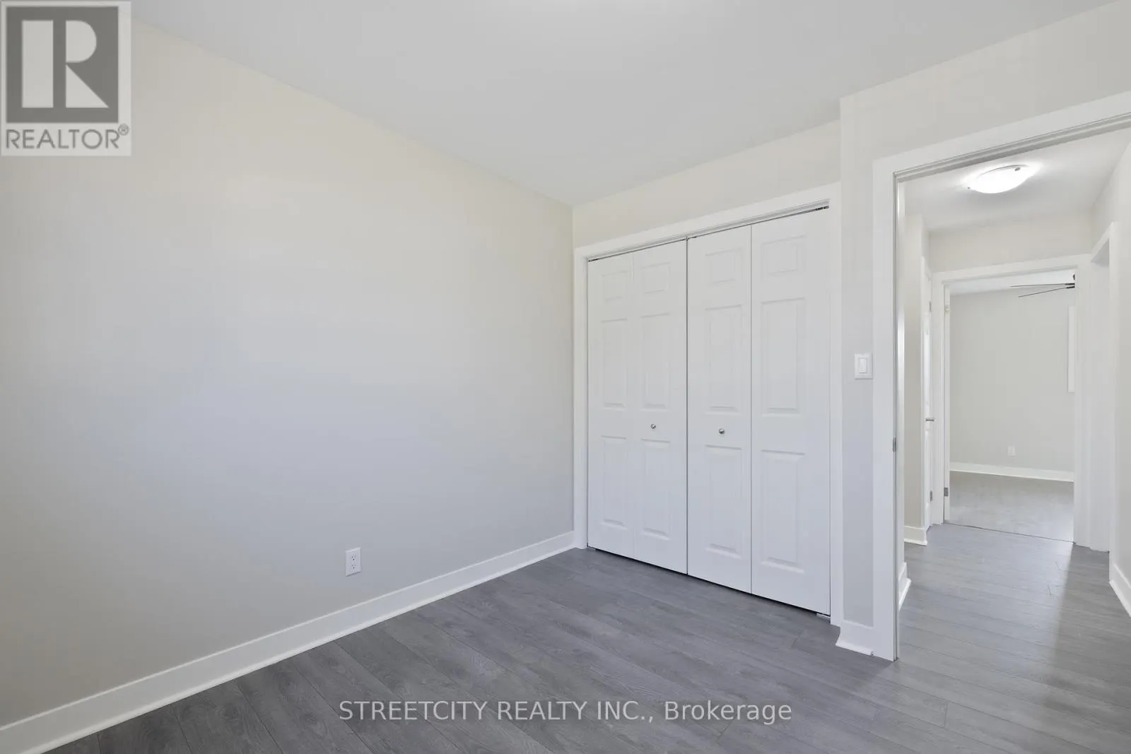 903 WESTBURY COURT