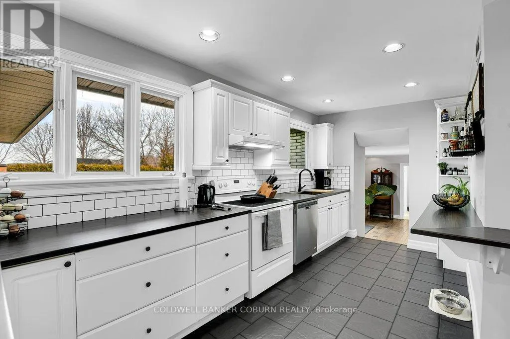 11391 LAKESHORE DRIVE