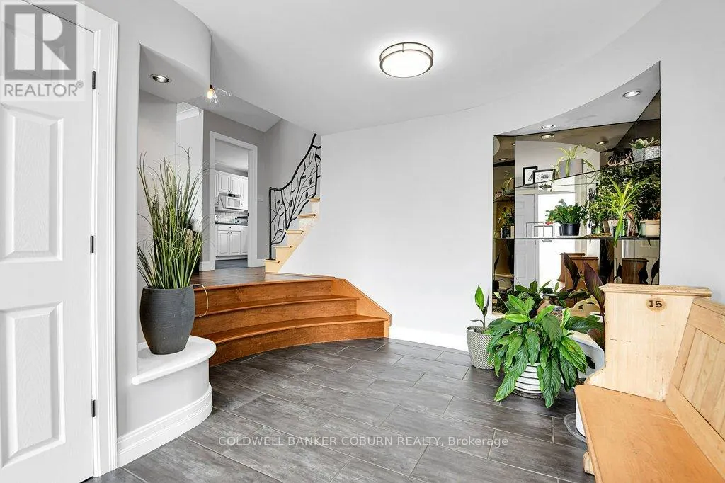 11391 LAKESHORE DRIVE