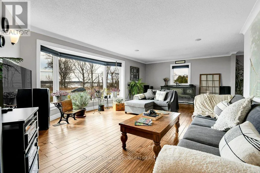 11391 LAKESHORE DRIVE