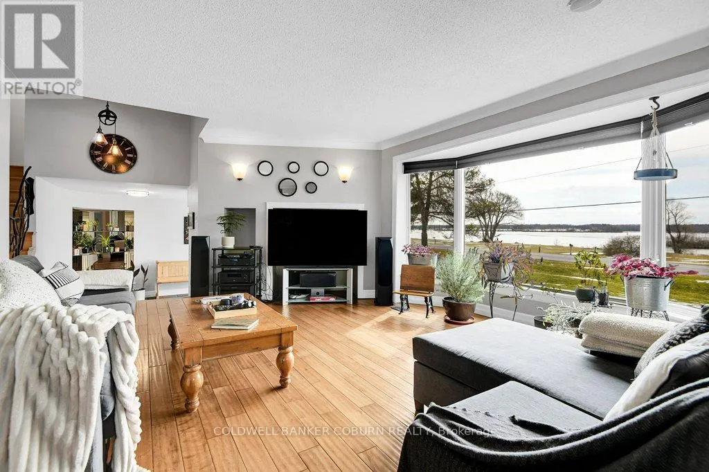 11391 LAKESHORE DRIVE