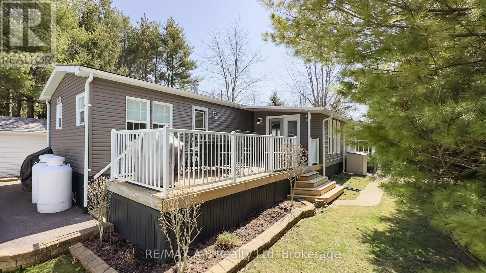 924 - 316489 31ST LINE, #924