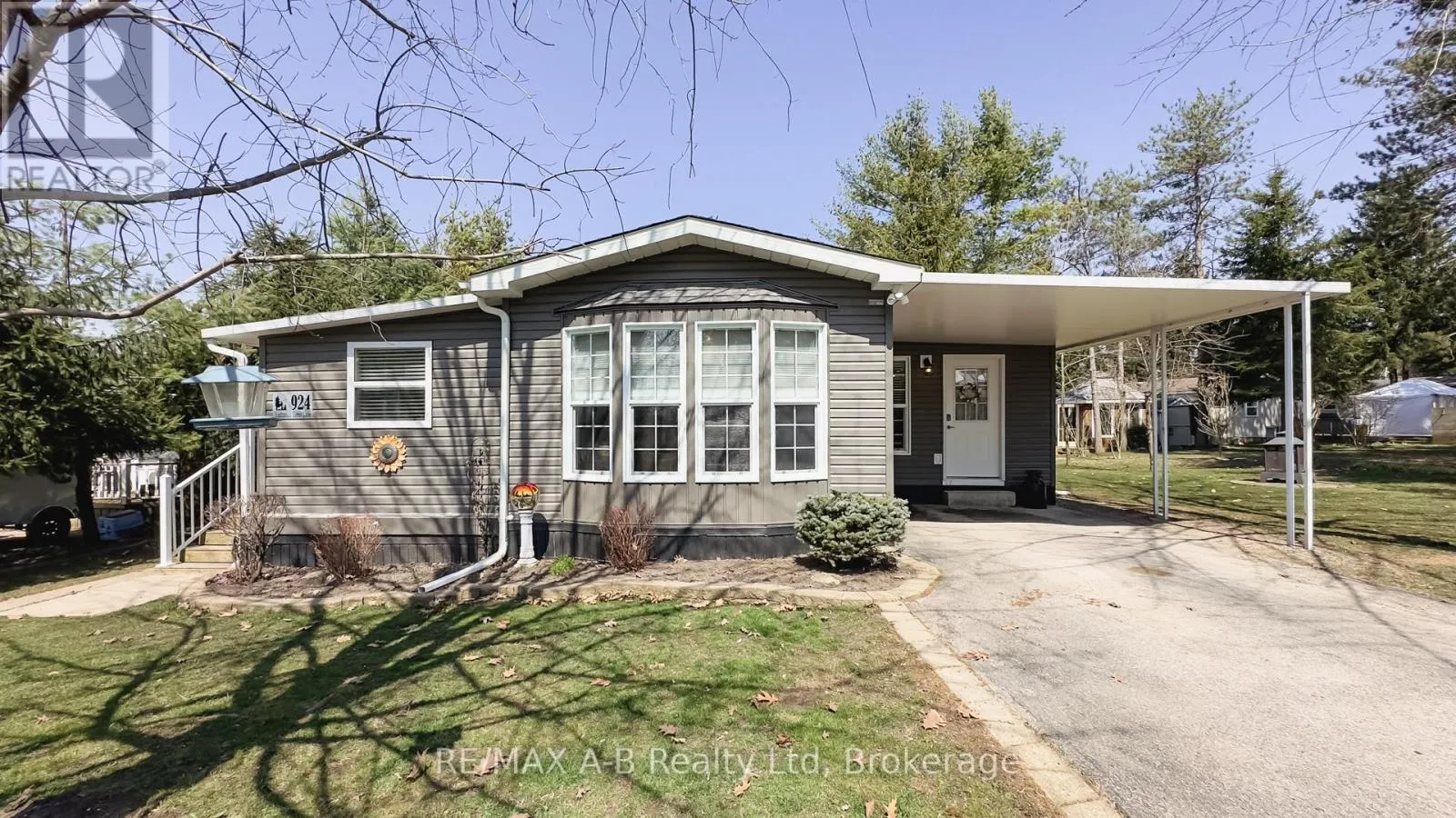 924 - 316489 31ST LINE, #924