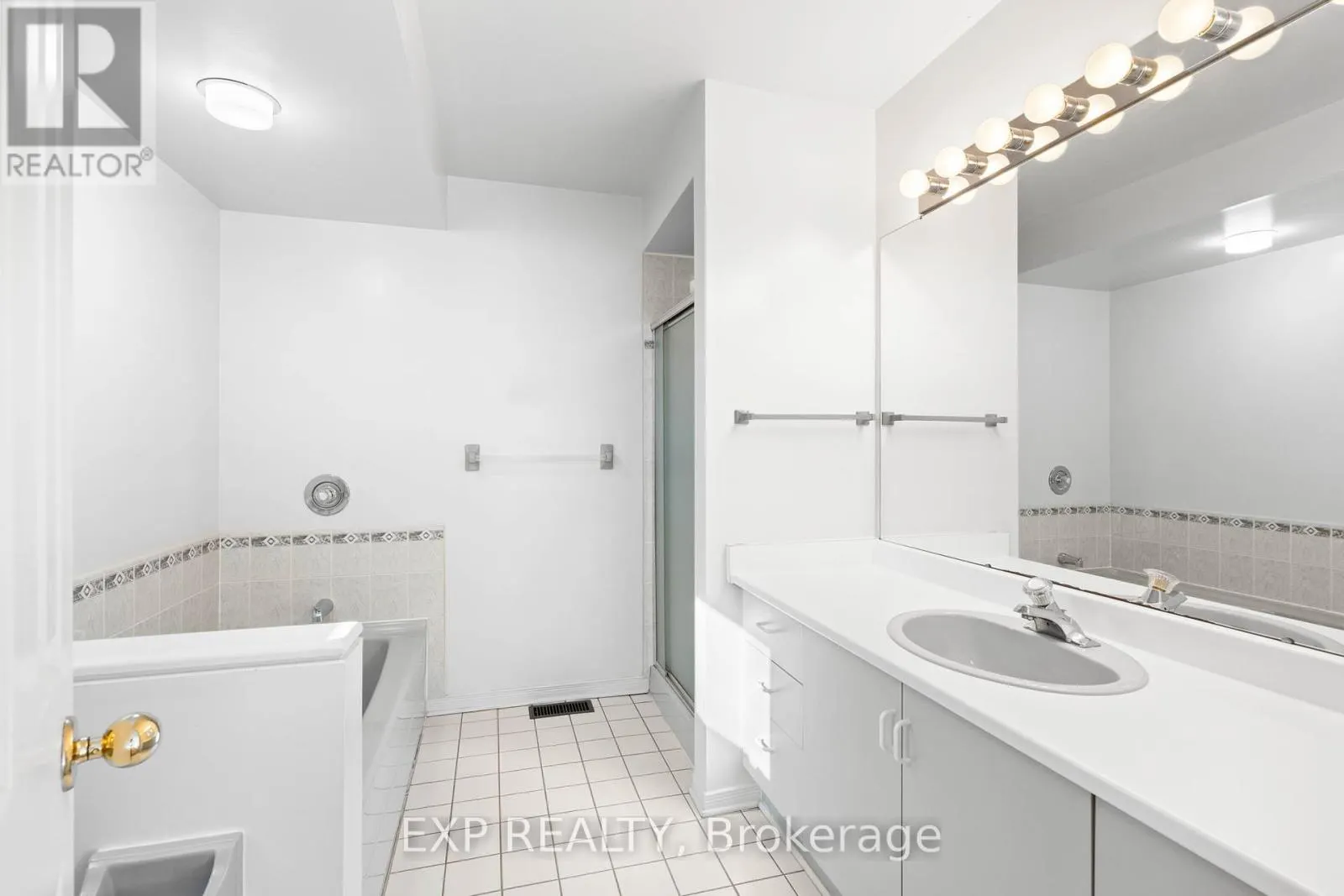 1 HEATHER GLEN COURT