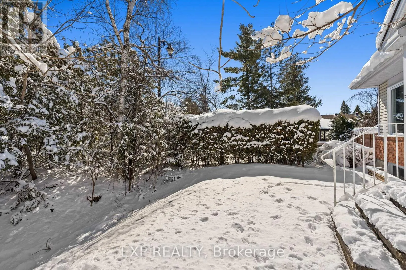 1 HEATHER GLEN COURT