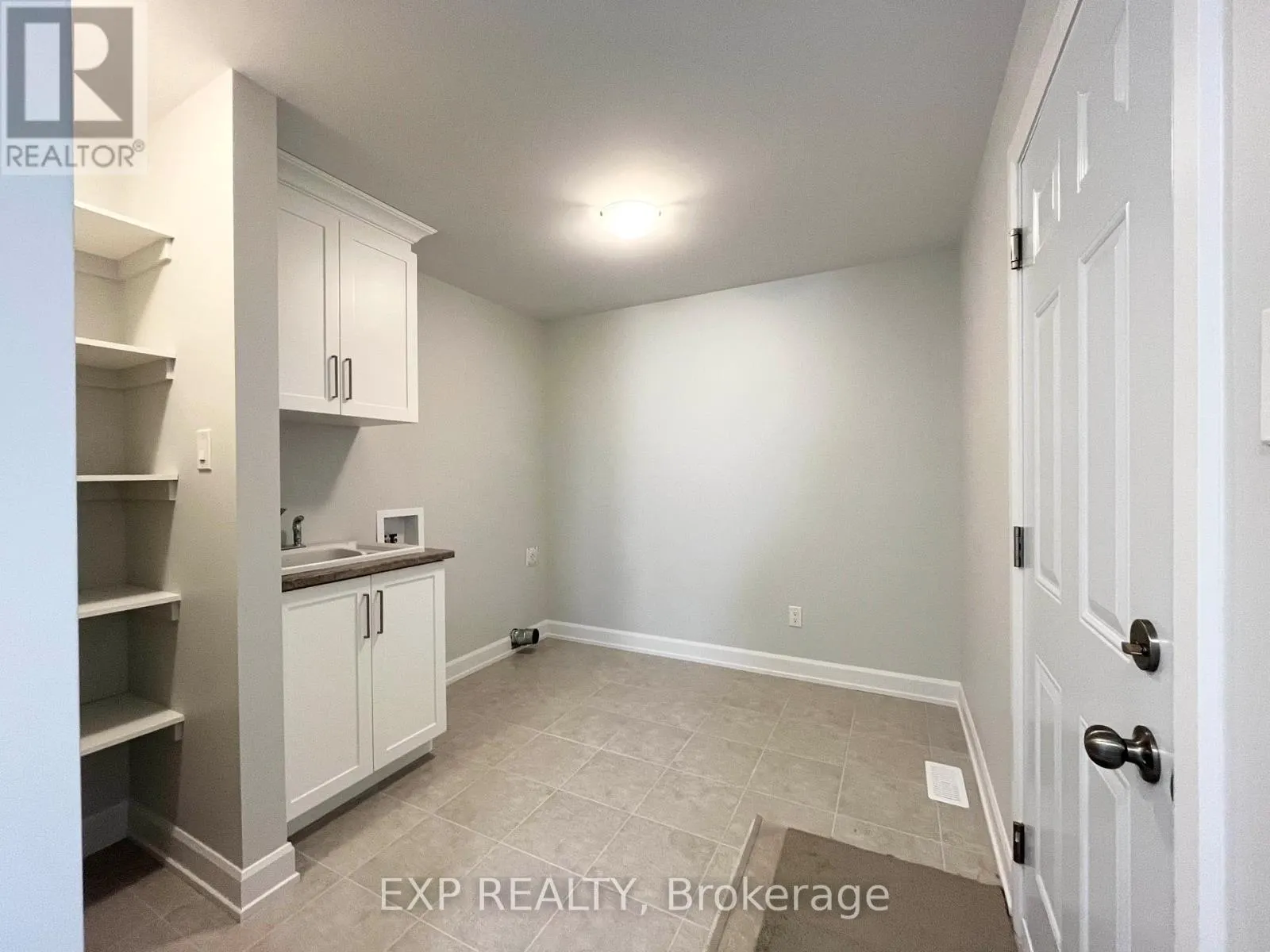 827 SOLIDEX PLACE