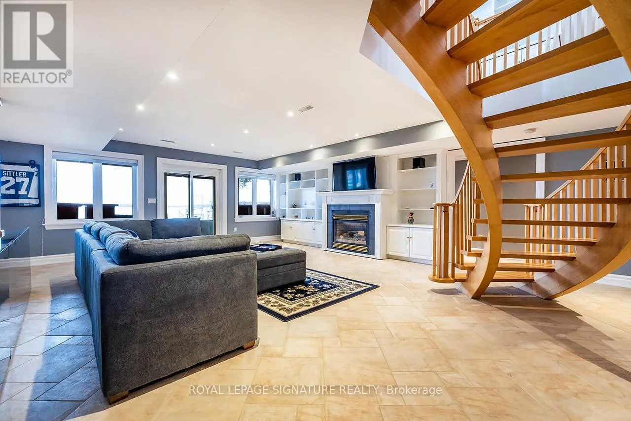 1524 WESTVIEW CRESCENT