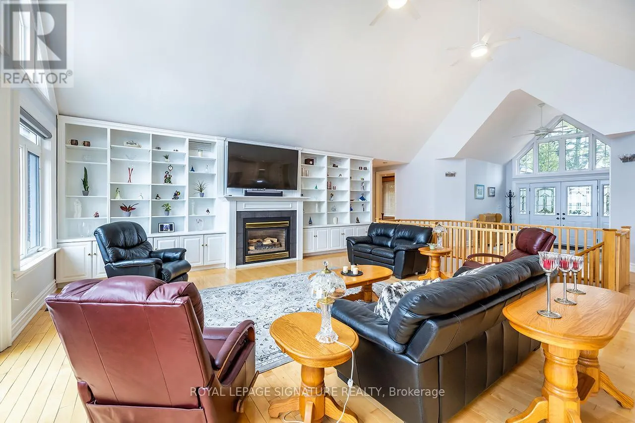 1524 WESTVIEW CRESCENT