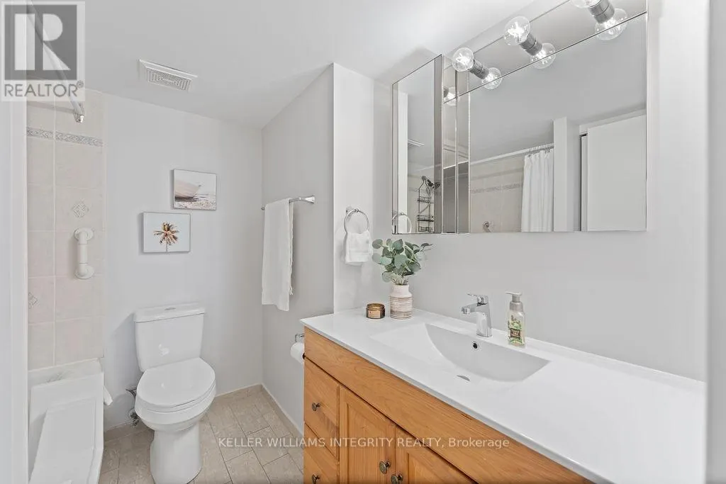 626 - 1025 GRENON AVENUE