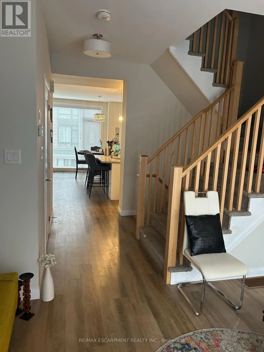 15 - 270 MELVIN AVENUE