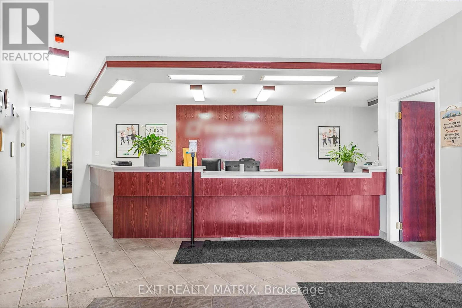 500 - 1 MAIN STREET E