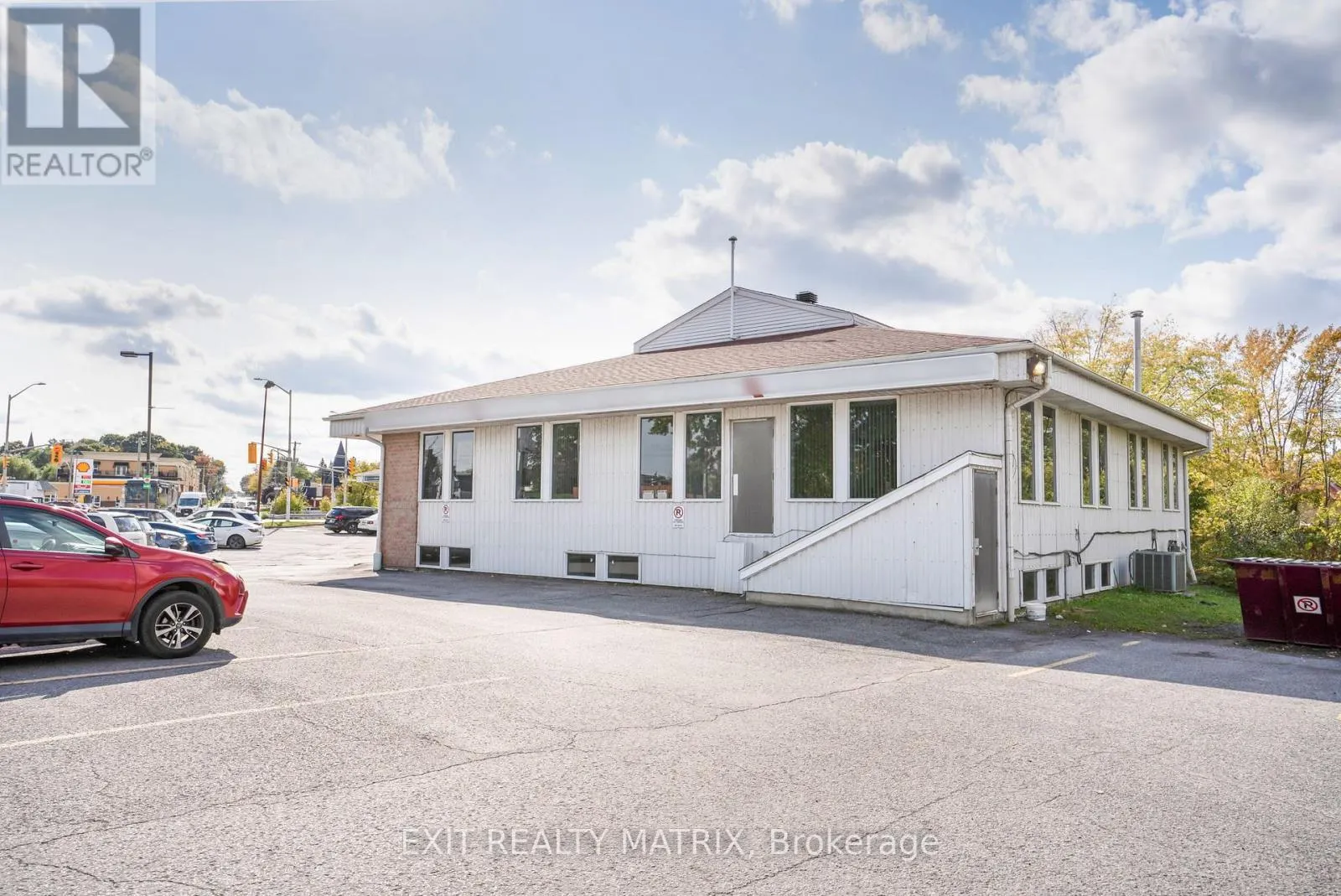 500 - 1 MAIN STREET E