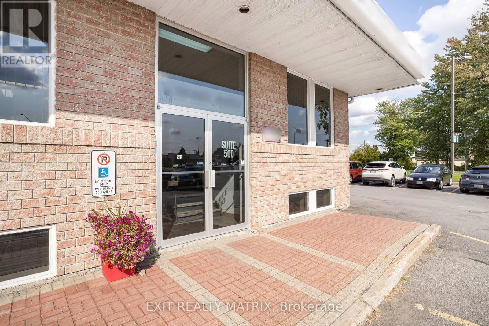 500 - 1 MAIN STREET E