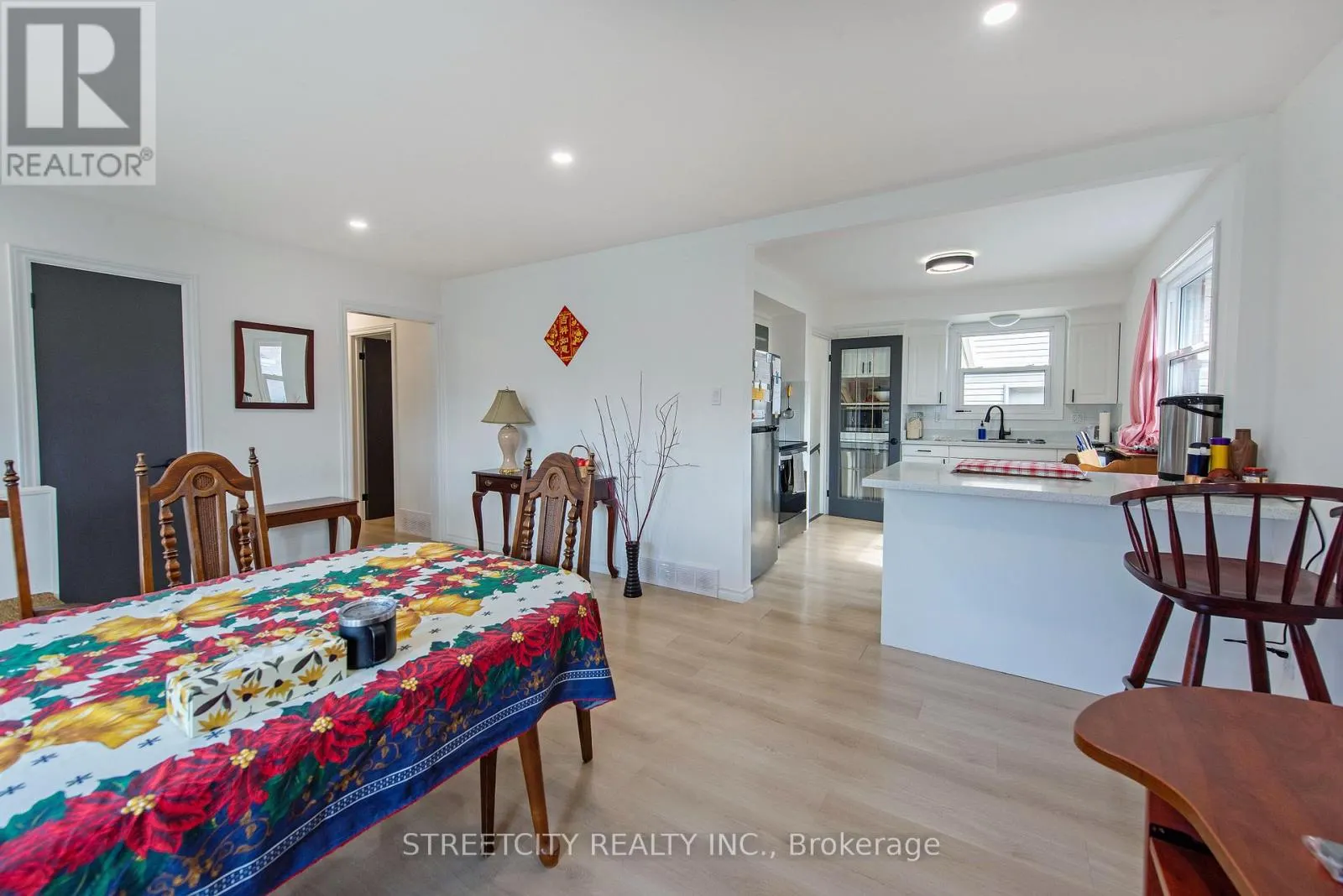 69 ALAYNE CRESCENT