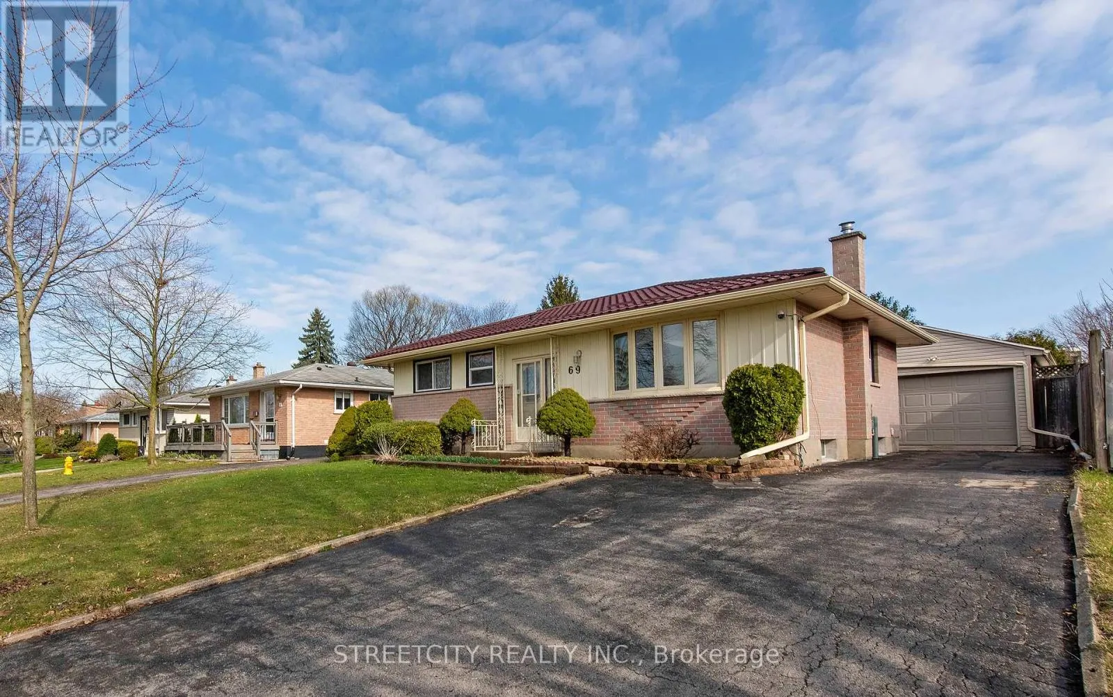 69 ALAYNE CRESCENT