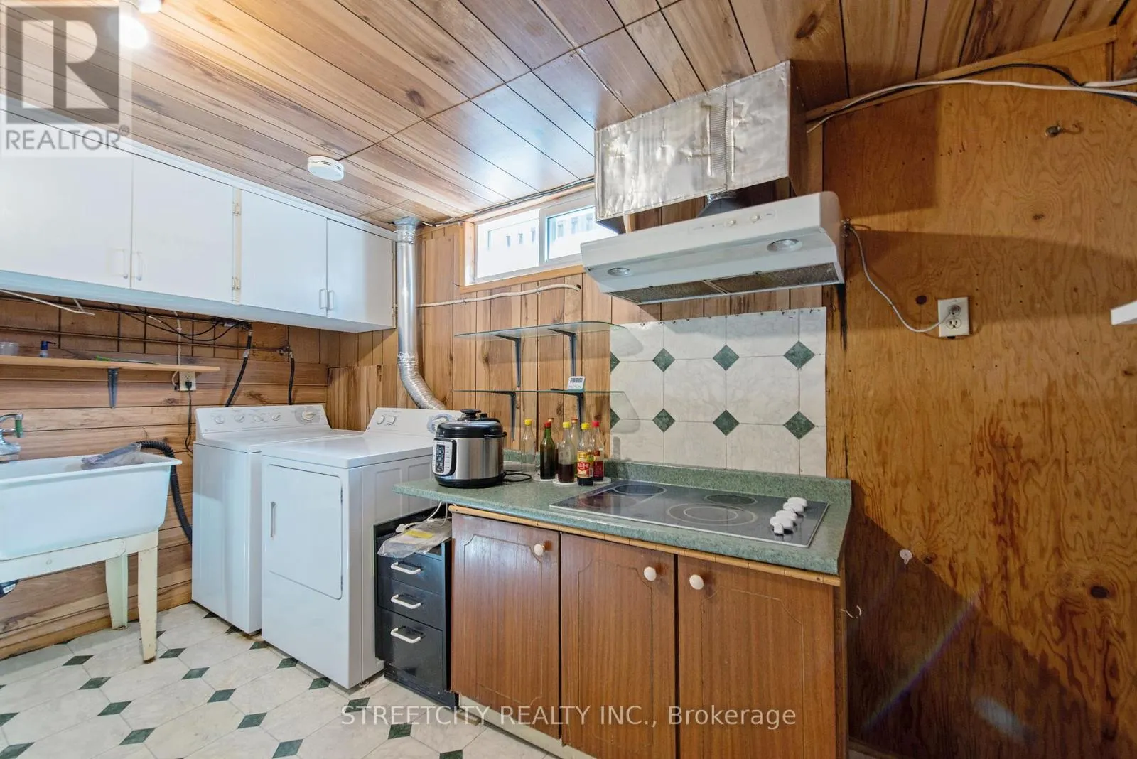 69 ALAYNE CRESCENT