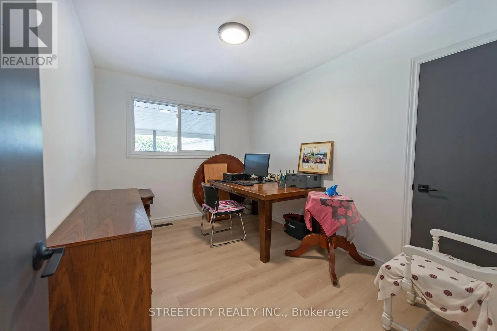 69 ALAYNE CRESCENT