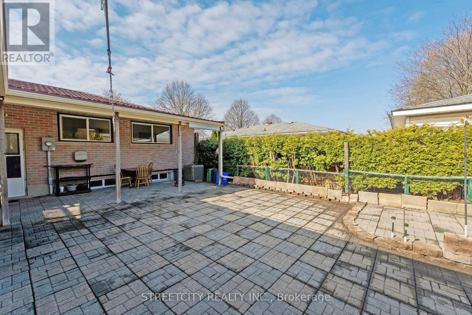 69 ALAYNE CRESCENT