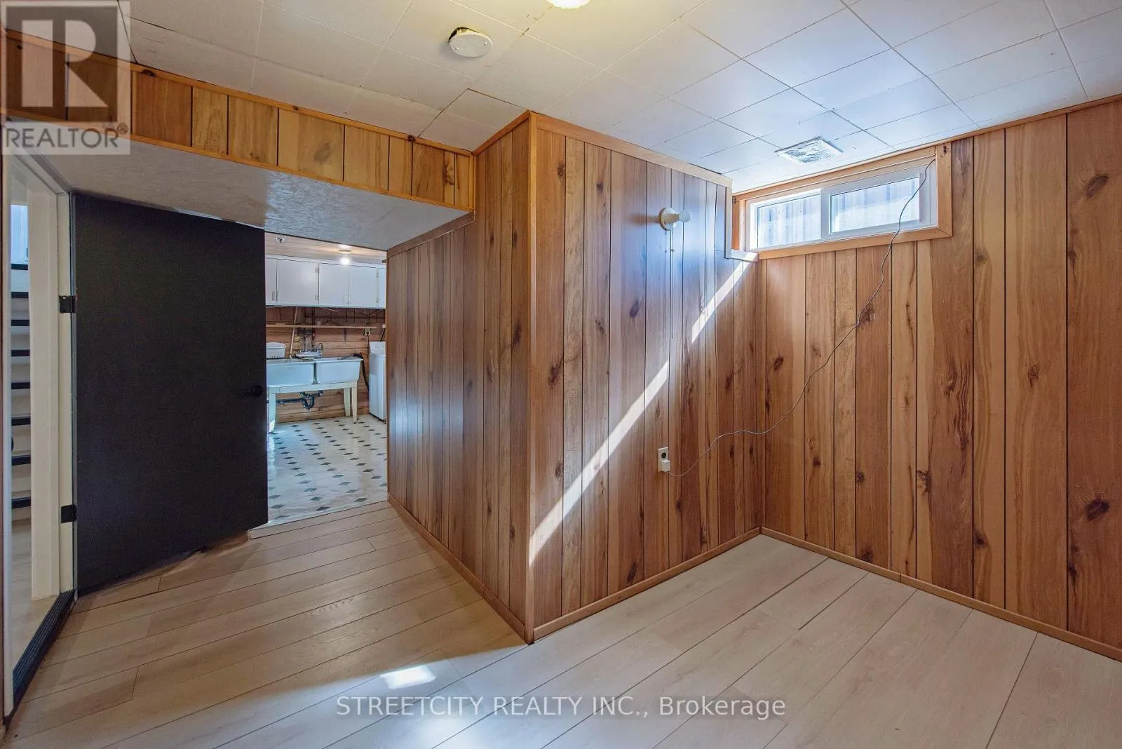 69 ALAYNE CRESCENT