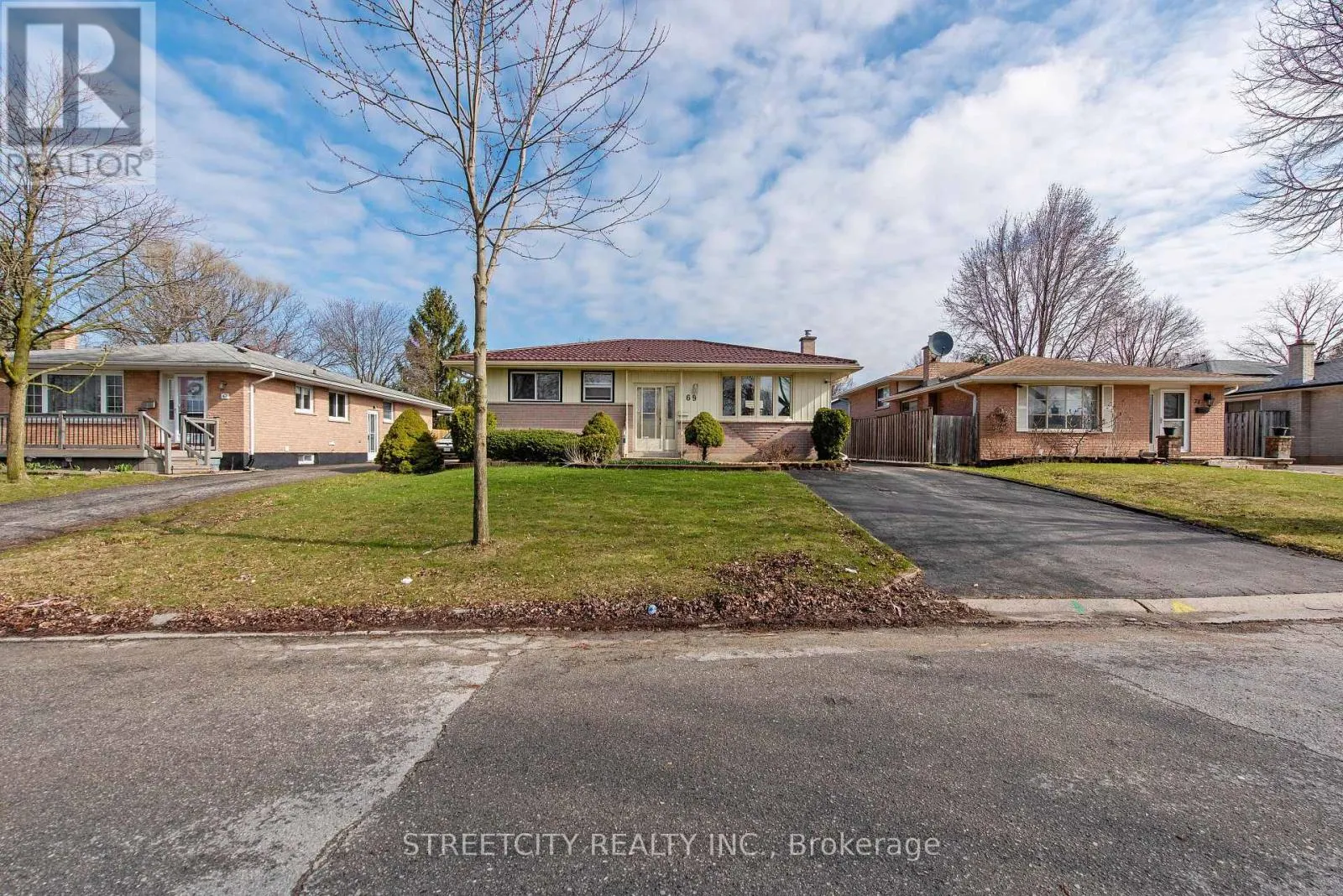 69 ALAYNE CRESCENT