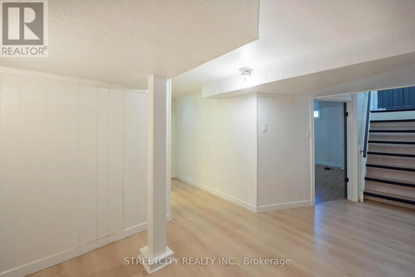 69 ALAYNE CRESCENT