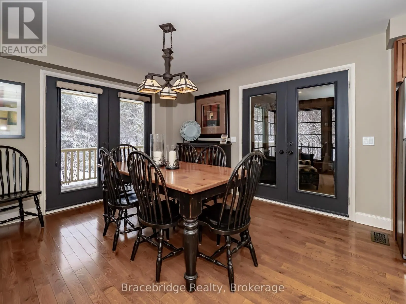 CARLING 9 W8 - 3876 MUSKOKA ROAD 118 HIGHWAY W