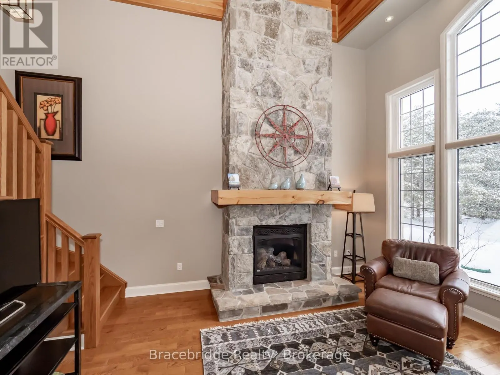 CARLING 9 W8 - 3876 MUSKOKA ROAD 118 HIGHWAY W